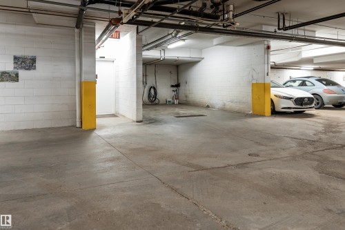 309 13450 114 Avenue, Edmonton, AB - Indoor Photo Showing Garage