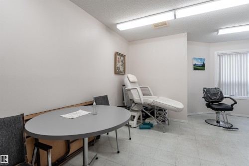 309 13450 114 Avenue, Edmonton, AB - Indoor