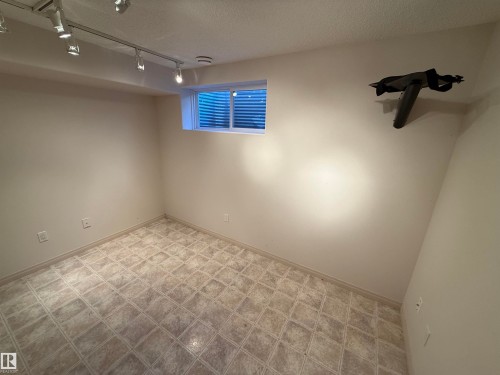 Image quality insufficient for description - 14 330 Galbraith Close, Edmonton, AB - Indoor
