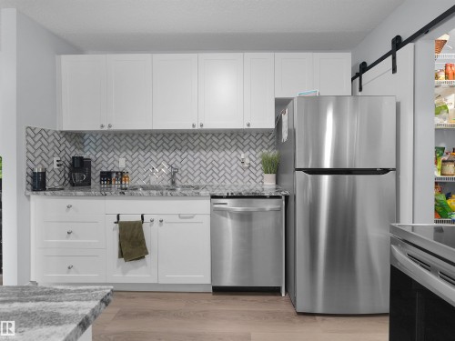 137 2703 79 Street, Edmonton, AB - Indoor Photo Showing Kitchen With Upgraded Kitchen