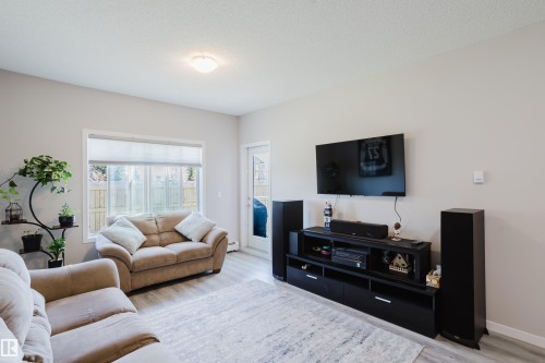 152 1818 Rutherford Road, Edmonton, AB - Indoor Photo Showing Living Room