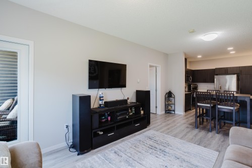 152 1818 Rutherford Road, Edmonton, AB - Indoor Photo Showing Living Room