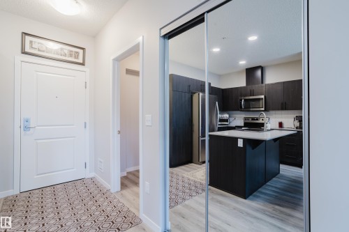 152 1818 Rutherford Road, Edmonton, AB - Indoor Photo Showing Kitchen
