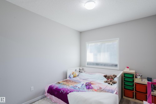 152 1818 Rutherford Road, Edmonton, AB - Indoor Photo Showing Bedroom
