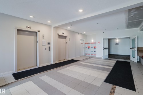 152 1818 Rutherford Road, Edmonton, AB - Indoor Photo Showing Other Room