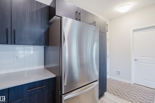 152 1818 Rutherford Road, Edmonton, AB - Indoor Photo Showing Kitchen