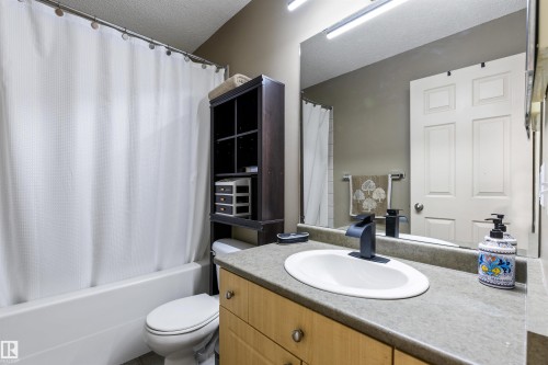 17120 119 Street, Edmonton, AB - Indoor Photo Showing Bathroom