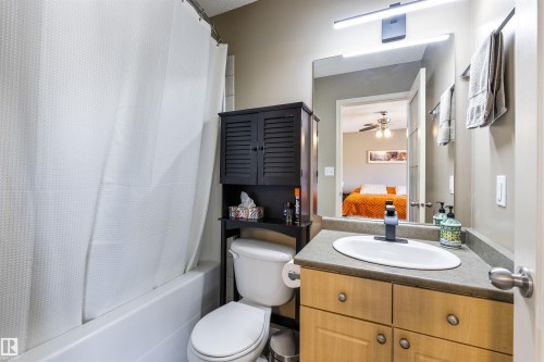 17120 119 Street, Edmonton, AB - Indoor Photo Showing Bathroom