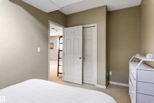 17120 119 Street, Edmonton, AB - Indoor Photo Showing Bedroom