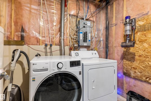 17120 119 Street, Edmonton, AB - Indoor Photo Showing Laundry Room