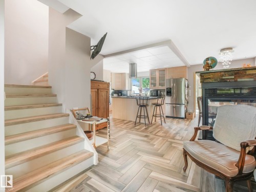 10961 75 Avenue, Edmonton, AB - Indoor