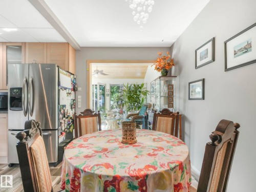 10961 75 Avenue, Edmonton, AB - Indoor Photo Showing Kitchen
