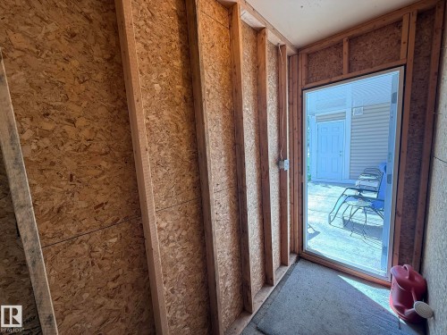 5 2204 118 Street, Edmonton, AB - Indoor