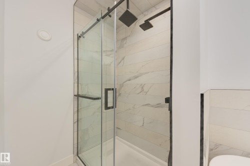 10954 135 Street, Edmonton, AB - Indoor Photo Showing Bathroom