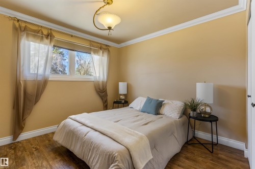 5 Greenview Crescent, St. Albert, AB - Indoor Photo Showing Bedroom