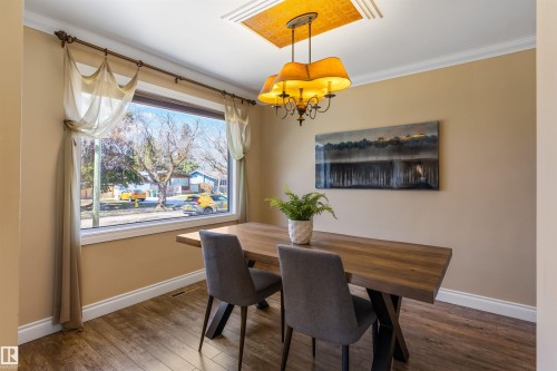 5 Greenview Crescent, St. Albert, AB - Indoor Photo Showing Dining Room