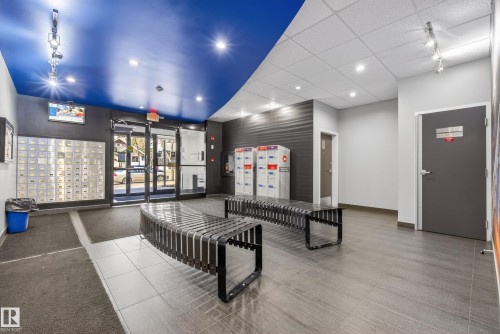 908 9715 110 Street, Edmonton, AB - Indoor