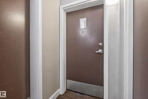 908 9715 110 Street, Edmonton, AB - Indoor