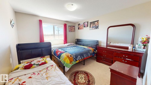 4017 41B Ave, Drayton Valley, AB - Indoor Photo Showing Bedroom