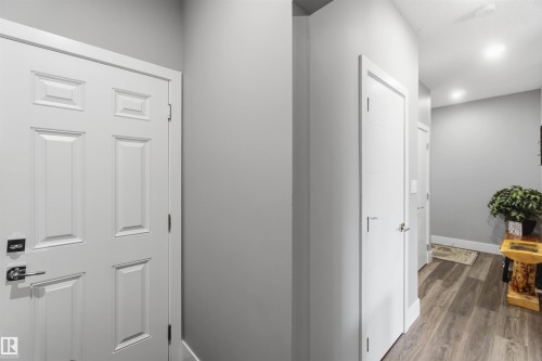 1641 Enright Way, Edmonton, AB - Indoor Photo Showing Other Room