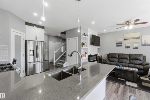 1641 Enright Way, Edmonton, AB - Indoor Photo Showing Kitchen With Double Sink With Upgraded Kitchen