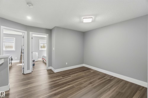 1641 Enright Way, Edmonton, AB - Indoor Photo Showing Other Room