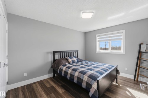 1641 Enright Way, Edmonton, AB - Indoor Photo Showing Bedroom