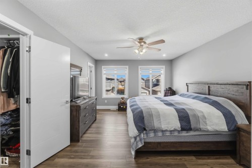 1641 Enright Way, Edmonton, AB - Indoor Photo Showing Bedroom