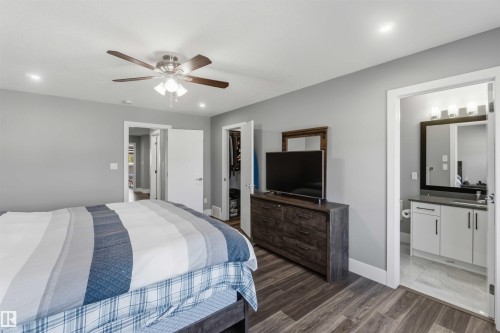 1641 Enright Way, Edmonton, AB - Indoor Photo Showing Bedroom