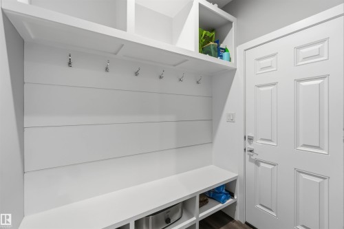 1641 Enright Way, Edmonton, AB - Indoor
