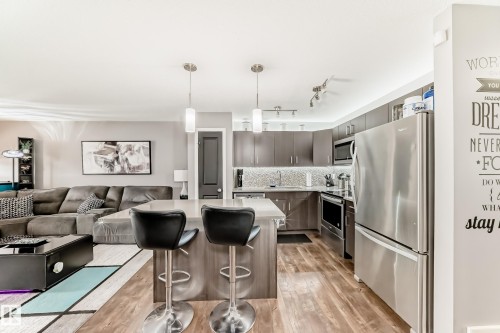 43 3305 Orchards Link, Edmonton, AB - Indoor Photo Showing Kitchen With Stainless Steel Kitchen With Upgraded Kitchen