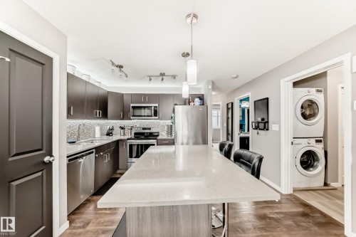 43 3305 Orchards Link, Edmonton, AB - Indoor Photo Showing Kitchen With Stainless Steel Kitchen