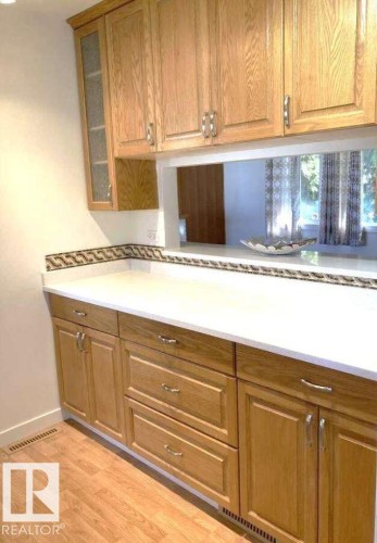15212 86 Avenue, Edmonton, AB - Indoor Photo Showing Kitchen