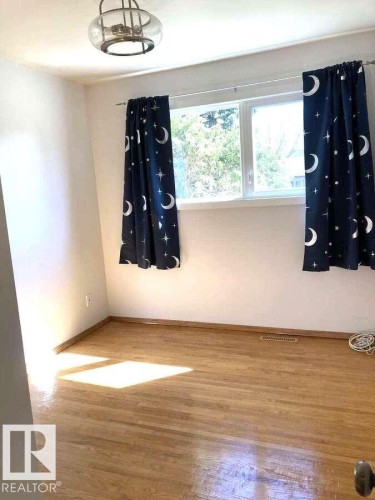 15212 86 Avenue, Edmonton, AB - Indoor Photo Showing Other Room