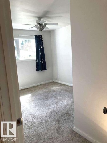 15212 86 Avenue, Edmonton, AB - Indoor Photo Showing Other Room