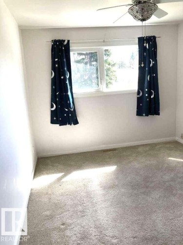 15212 86 Avenue, Edmonton, AB - Indoor Photo Showing Other Room