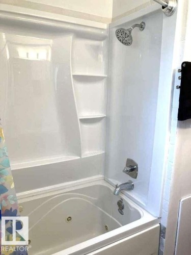 15212 86 Avenue, Edmonton, AB - Indoor Photo Showing Other Room