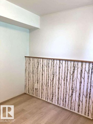 15212 86 Avenue, Edmonton, AB - Indoor Photo Showing Other Room