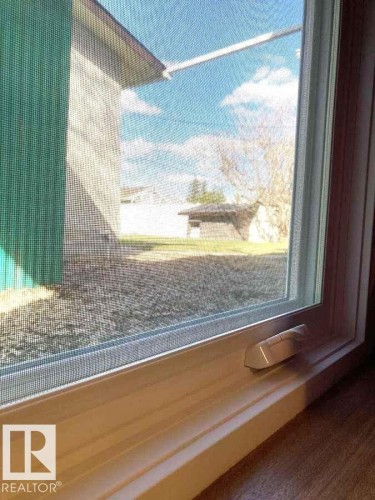 15212 86 Avenue, Edmonton, AB - Indoor Photo Showing Other Room