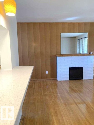 15212 86 Avenue, Edmonton, AB - Indoor Photo Showing Other Room
