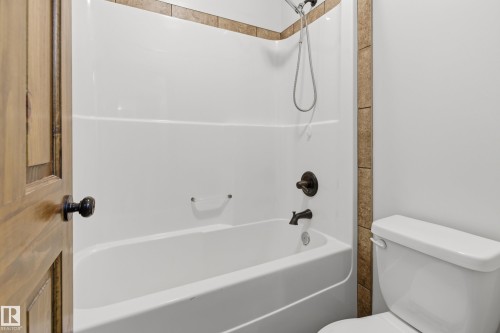 502 Graybriar Green, Stony Plain, AB - Indoor Photo Showing Bathroom