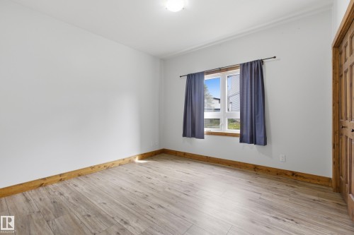 502 Graybriar Green, Stony Plain, AB - Indoor Photo Showing Other Room