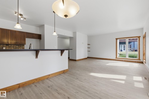 502 Graybriar Green, Stony Plain, AB - Indoor Photo Showing Kitchen