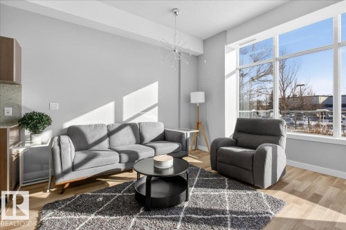 114 2504 109 Street, Edmonton, AB - Indoor Photo Showing Living Room