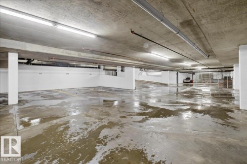 114 2504 109 Street, Edmonton, AB - Indoor Photo Showing Garage