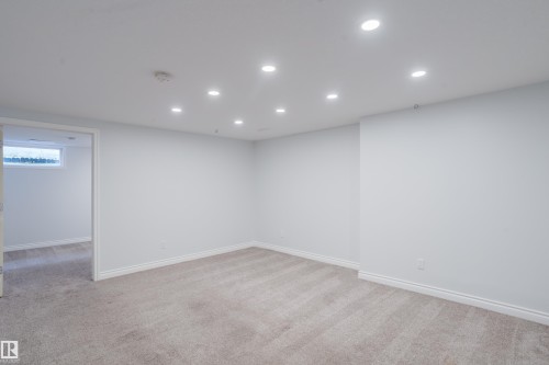 7108 83 Street, Edmonton, AB - Indoor