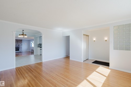 7108 83 Street, Edmonton, AB - Indoor
