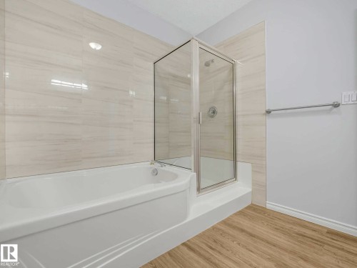 112 11039 83 Avenue, Edmonton, AB - Indoor Photo Showing Bathroom