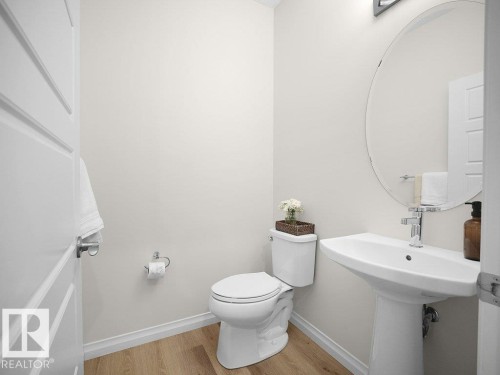 3114 Chokecherry Bend, Edmonton, AB - Indoor Photo Showing Bathroom