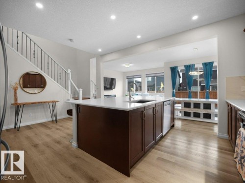 3114 Chokecherry Bend, Edmonton, AB - Indoor Photo Showing Kitchen